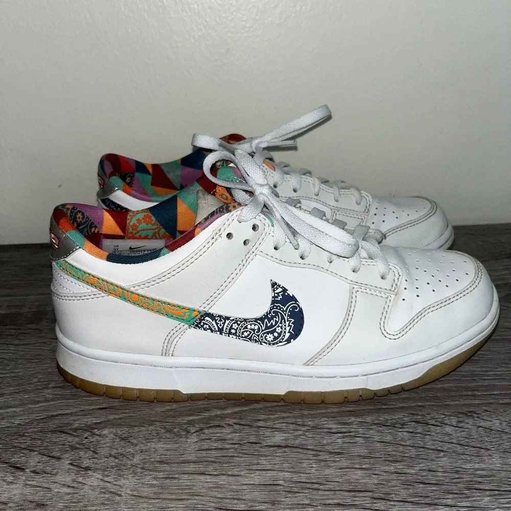 Nike Dunk Low SE Men's White Paisley Swoosh Multicolored Sz 6Y FN6913‎ 141
